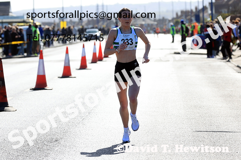 Womens under-17s 5k, 2025 Northern 12 and 6 Stage Road Relays and Junior 5k, Redcar. Photo: David T. Hewitson/Sports for All Pics